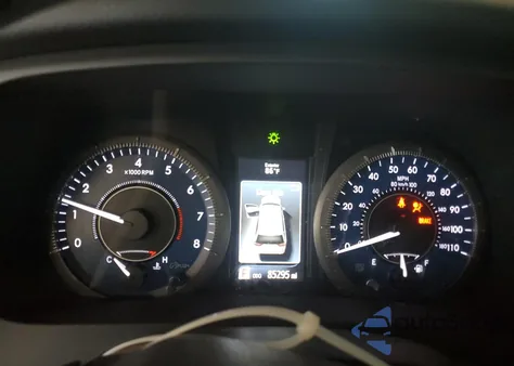 2015 Toyota Sienna Xle z USA, uszkodzony, nr VIN 5TDYK3DC8FS595849